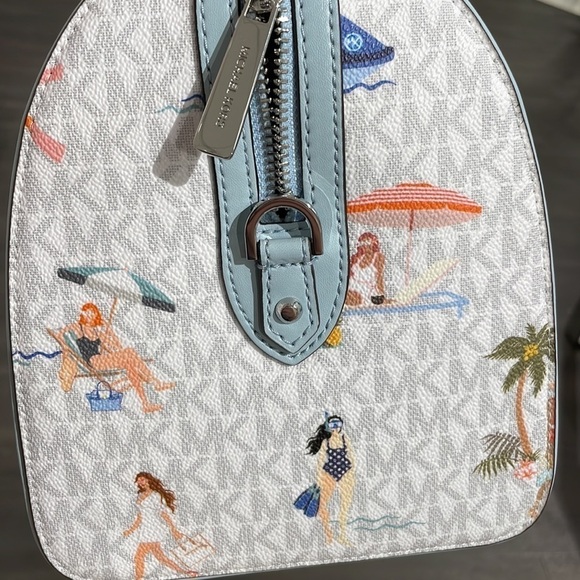 Michael Kors Girls Jet set travel med duffle bag crossbody - Picture 6 of 12
